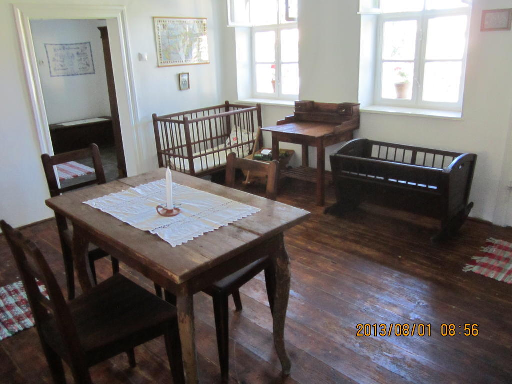 Guest house Erdosmecskei Svab Vendeghazak Es Jurtaszallas Erdosmecske